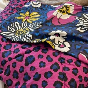Reversible Vera Bradley comforter and pillow sham